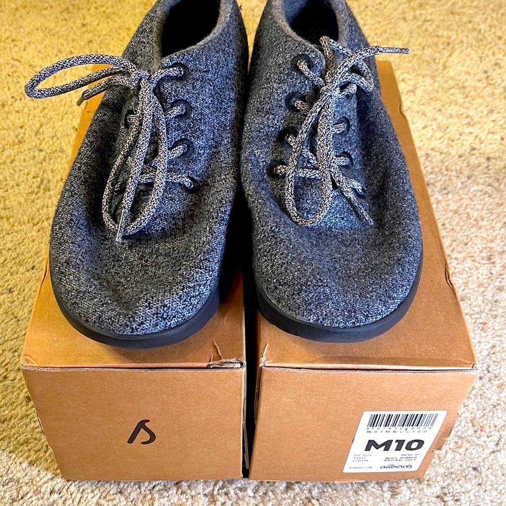 Size 10 AllBirds wool runners gray with black soles. With box